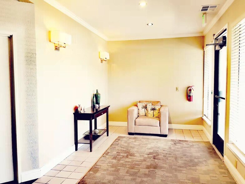 More Photos Of 6151 Fair Oaks Blvd, Carmichael Office For Lease