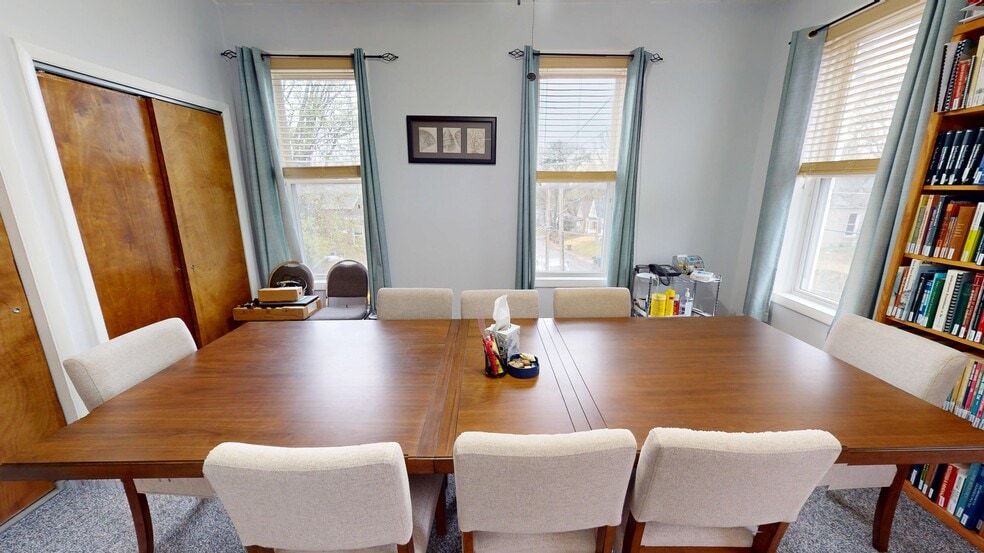 More Photos Of 1368 McCausland Ave, Saint Louis Office For Sale