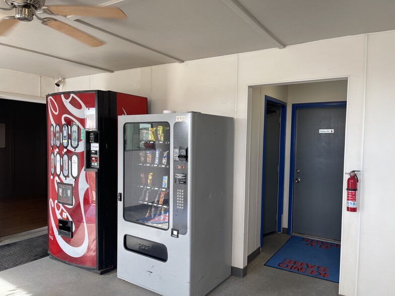 More Photos Of 505 E County Road 7300, Lubbock Trailer Camper Park For Sale