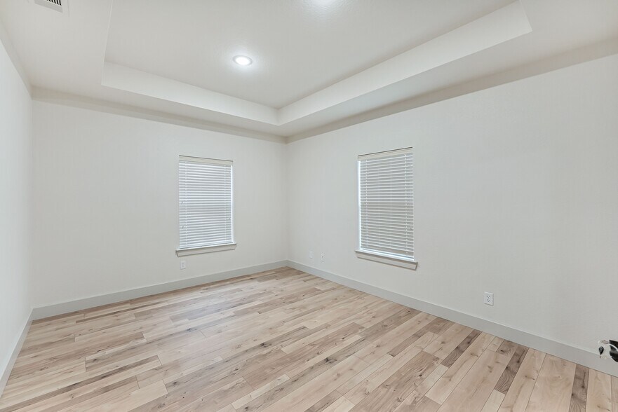 More Photos Of 8201 Mid Cities Blvd, North Richland Hills Office For Sale