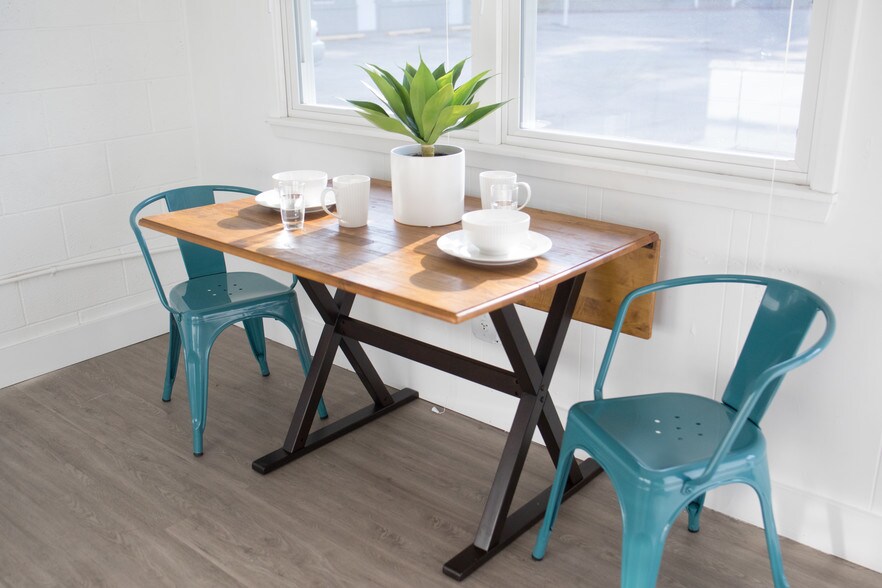 More Photos Of 6500 Hickman Rd, Windsor Heights Hotel For Sale