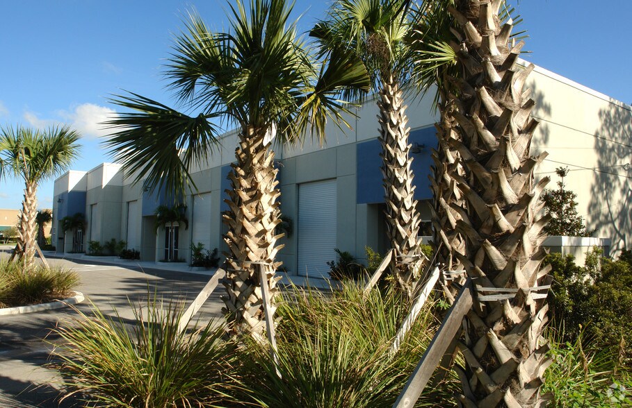 More Photos Of 7948-7966 SW Jack James Dr, Stuart Unknown For Lease