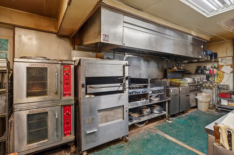More Photos Of 2862 Guyanoga Rd, Branchport General Retail For Sale