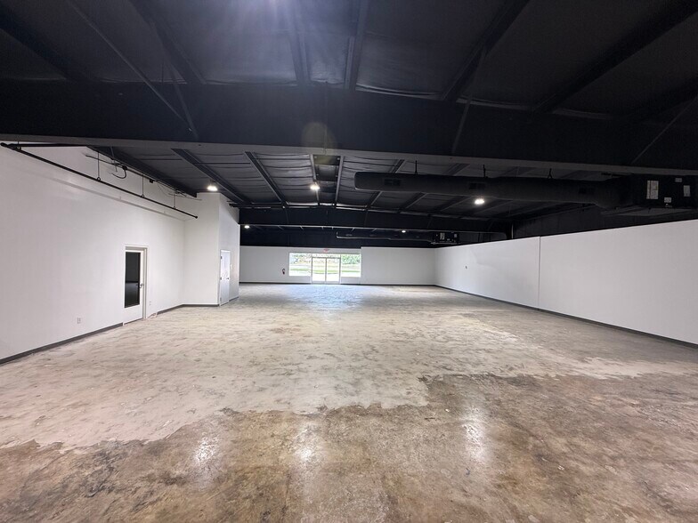More Photos Of 5780 Dorchester Rd, Charleston Warehouse For Lease