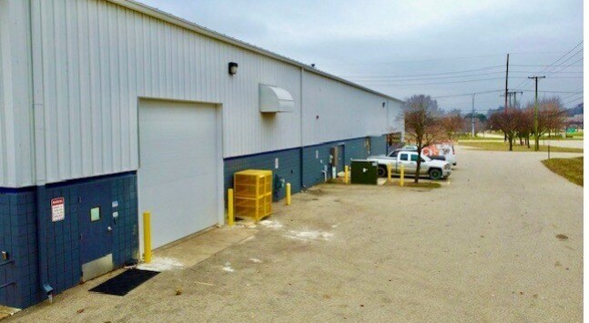 More Photos Of 2325 Featherstone Rd, Auburn Hills Warehouse For Lease