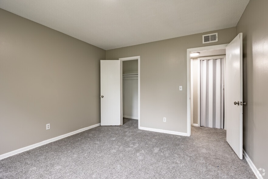 More Photos Of 3937 Glenwood Rd, Decatur Apartments For Sale