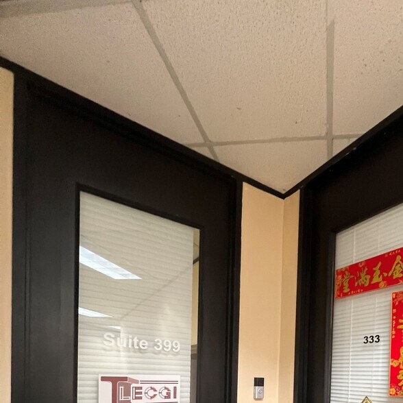 More Photos Of 6100 Corporate Dr, Houston Medical For Sale