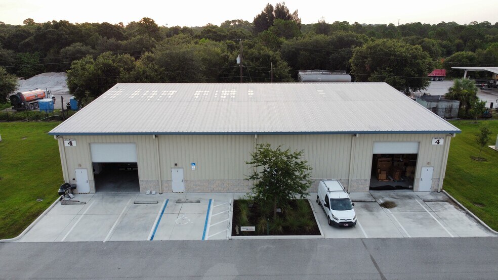 More Photos Of 5265 45th St, Vero Beach Unknown For Lease