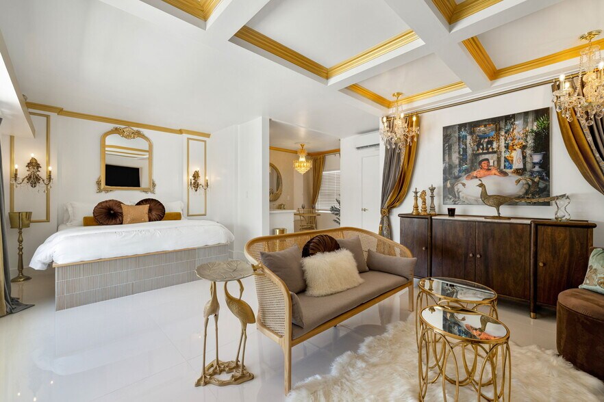 More Photos Of 120 W Vereda Sur, Palm Springs Hotel For Sale