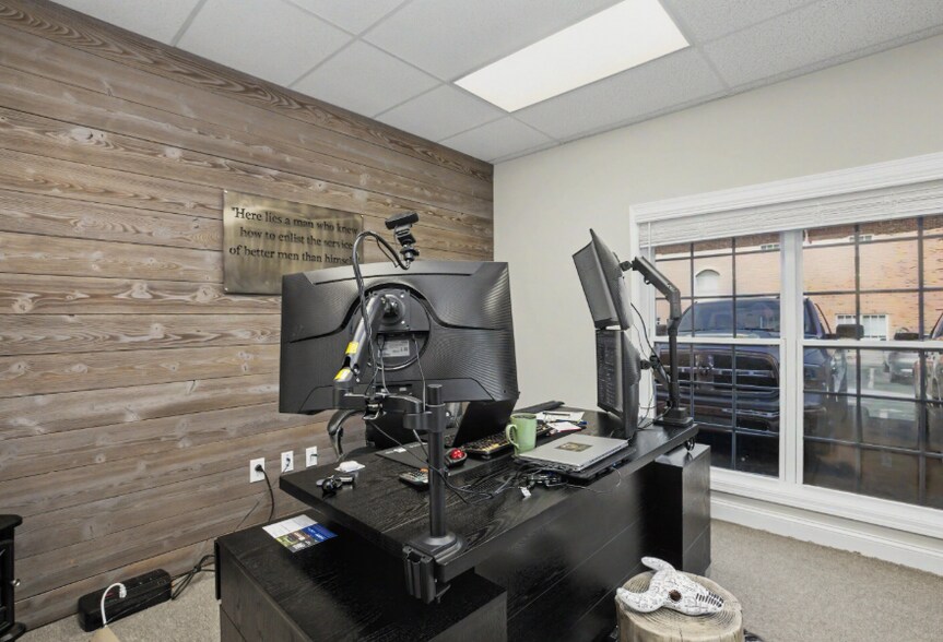 More Photos Of 139 W Ellis Rd, Griffin Loft Creative Space For Sale