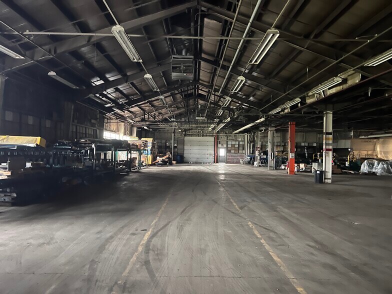 More Photos Of 2316 Jefferson St, Anderson Warehouse For Lease