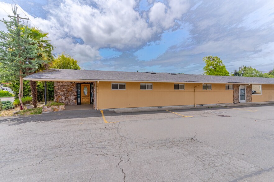 More Photos Of 151 W Washington St, Stayton Storefront Retail Office For Lease