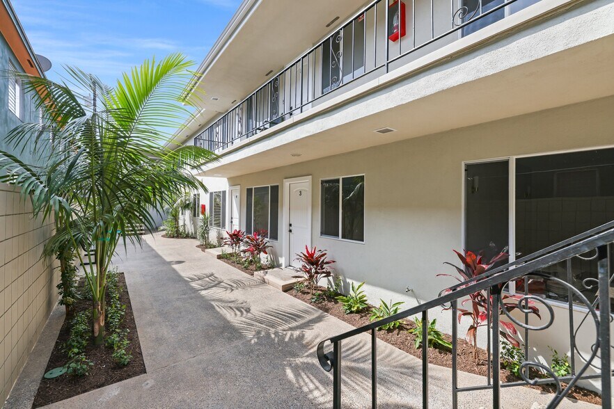 More Photos Of 3020 E 3rd St, Long Beach Apartments For Sale