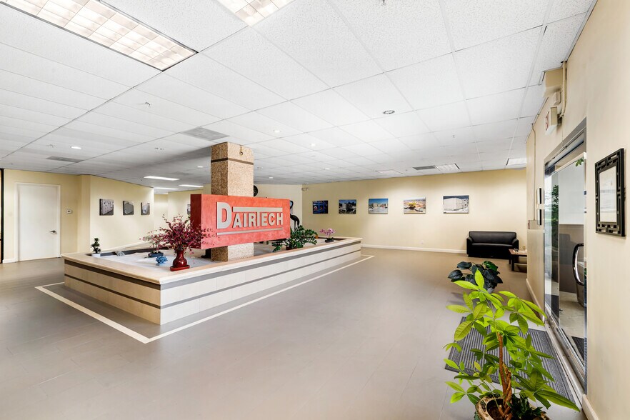 More Photos Of 708 N Vincent Ave, Covina Manufacturing For Lease