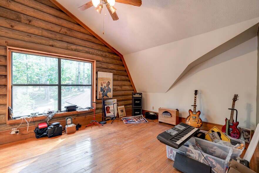 More Photos Of 4032 Highway 48 W, Mccomb Specialty For Sale