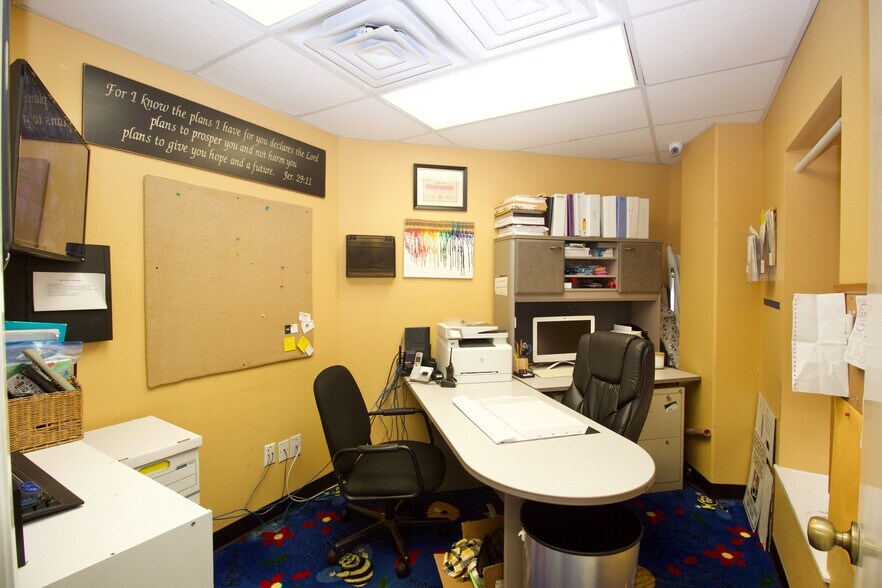 More Photos Of 3421 E Walnut St, Pearland Daycare Center For Sale