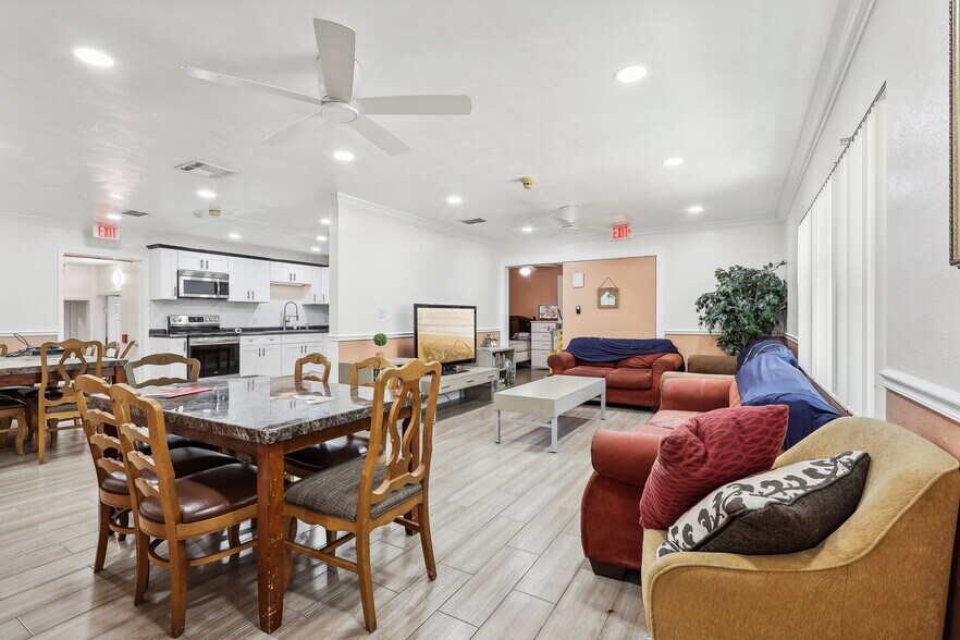 More Photos Of 201 Rosefield Ave, Leesburg Healthcare For Sale