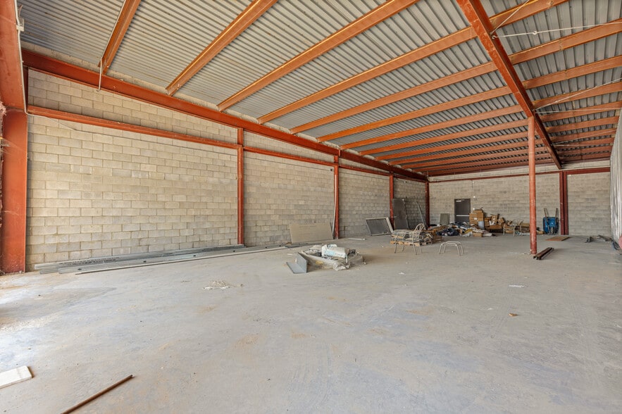 More Photos Of 1075 CR 5270, Cleveland General Retail For Lease