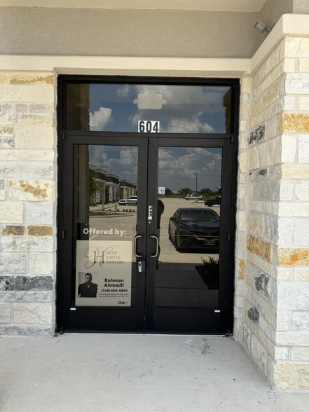 Primary Photo Of 25145 Star Ln, Katy Office Residential For Lease