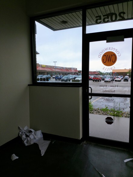 More Photos Of 2055 S Linden Rd, Flint Restaurant For Sale