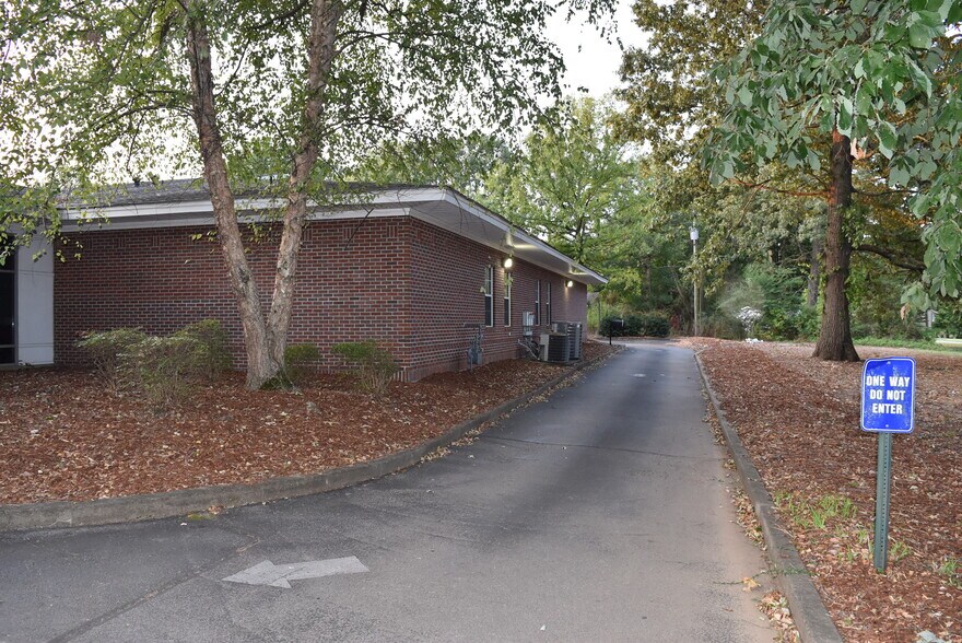 More Photos Of 727 Cox Creek Pky, Florence Healthcare For Sale