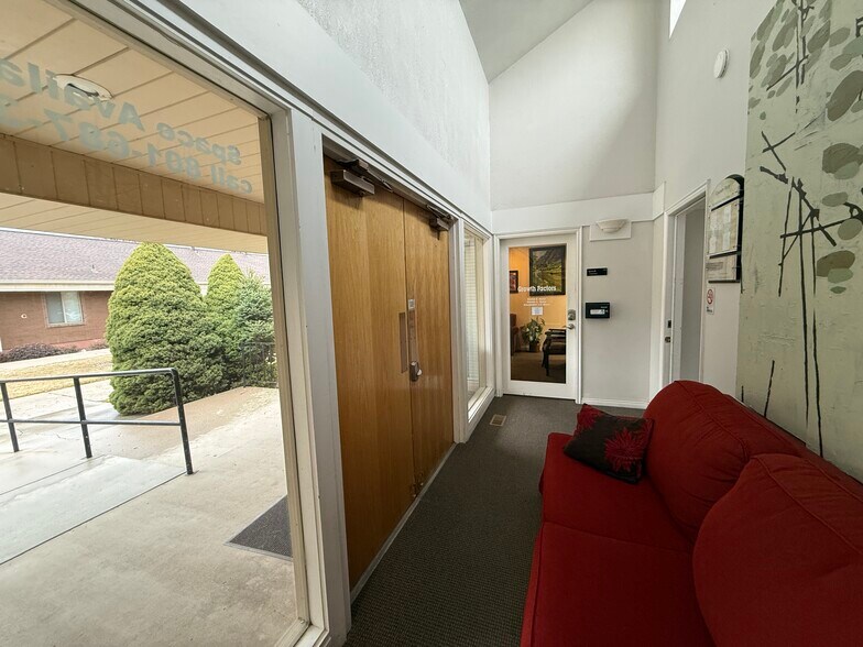 More Photos Of 560 S State, Orem Office For Sale