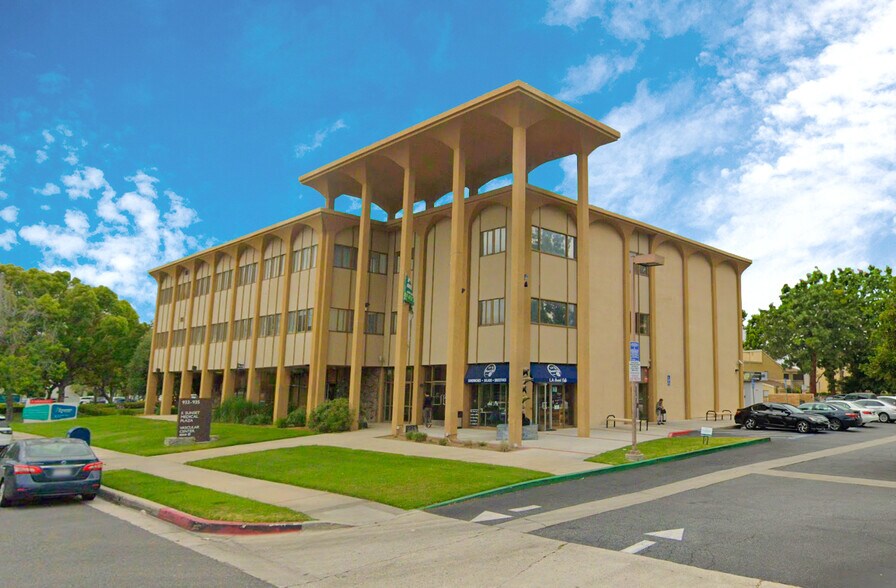 Primary Photo Of 933 S Sunset Ave, West Covina Medical For Lease