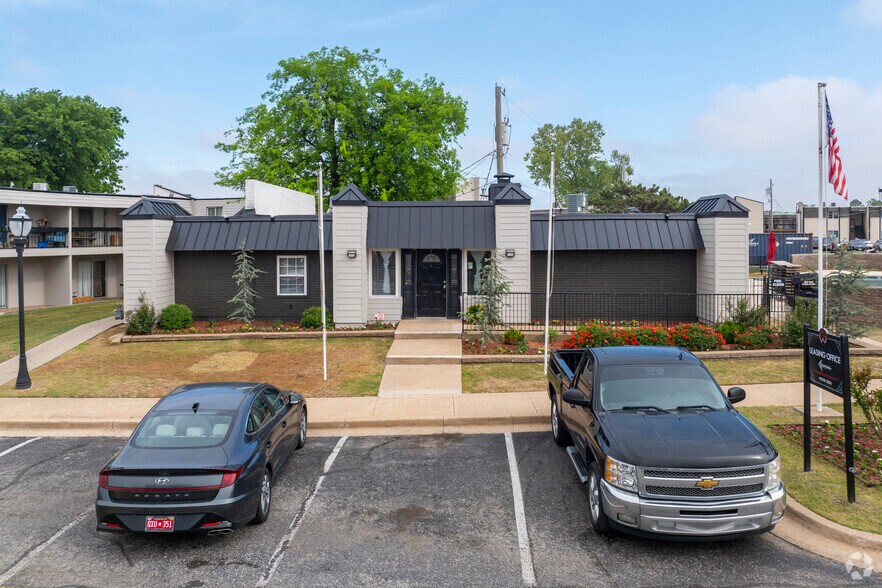 More Photos Of 11107 E Brady St, Tulsa Apartments For Sale