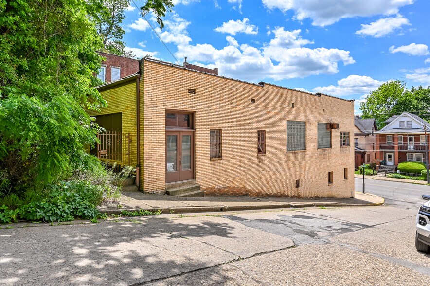 More Photos Of 242 Merchant St, Ambridge Industrial For Sale