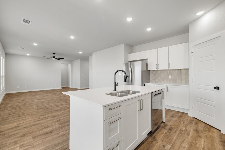 More Photos Of 4059 Clovis St, Midlothian Multifamily For Sale