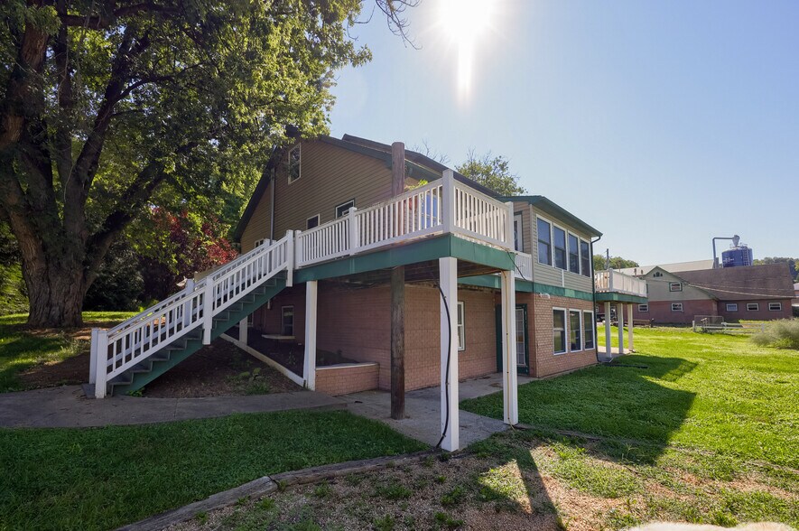 More Photos Of 197 Pencroft Dr N, Holtwood Industrial For Sale