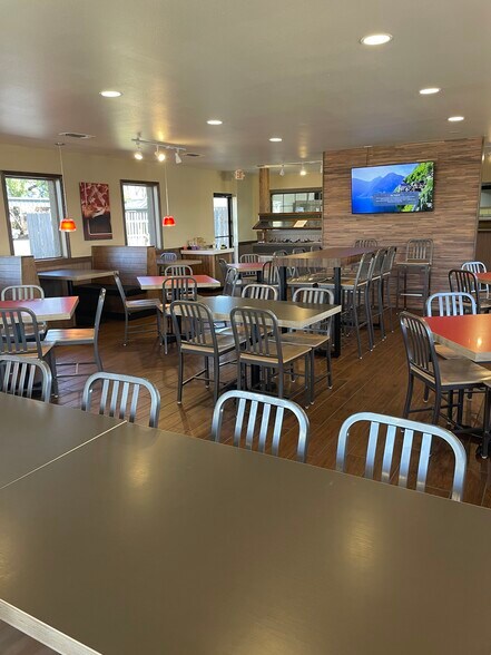 More Photos Of 800 E Broadway St, Sweetwater Restaurant For Sale