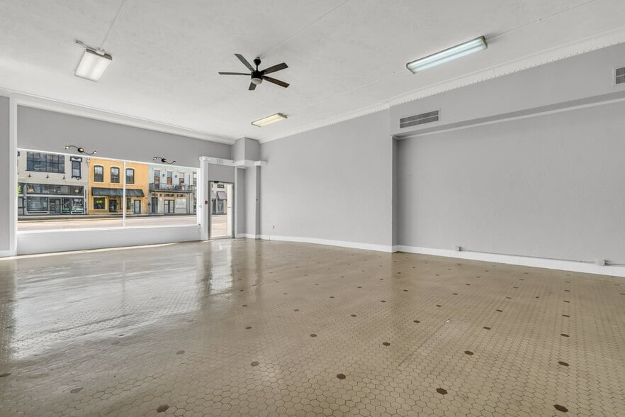 More Photos Of 423 Main St, Columbus Storefront Retail Residential For Lease