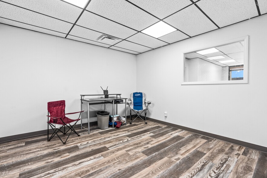 More Photos Of 100 N 11th St, Van Buren Warehouse For Sale