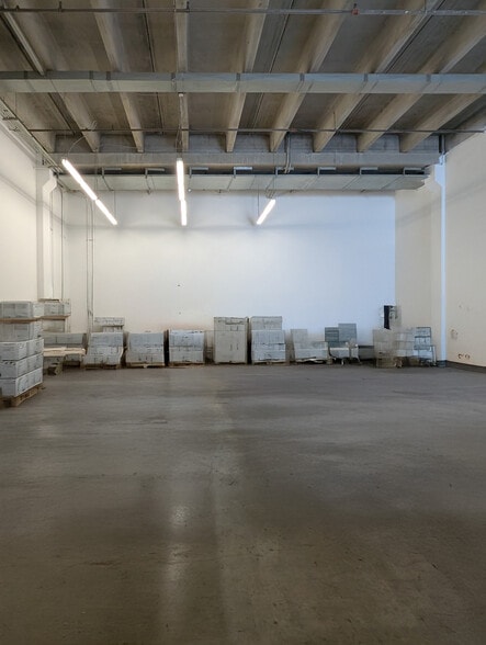 More Photos Of 3370 N San Fernando Rd, Los Angeles Service For Lease