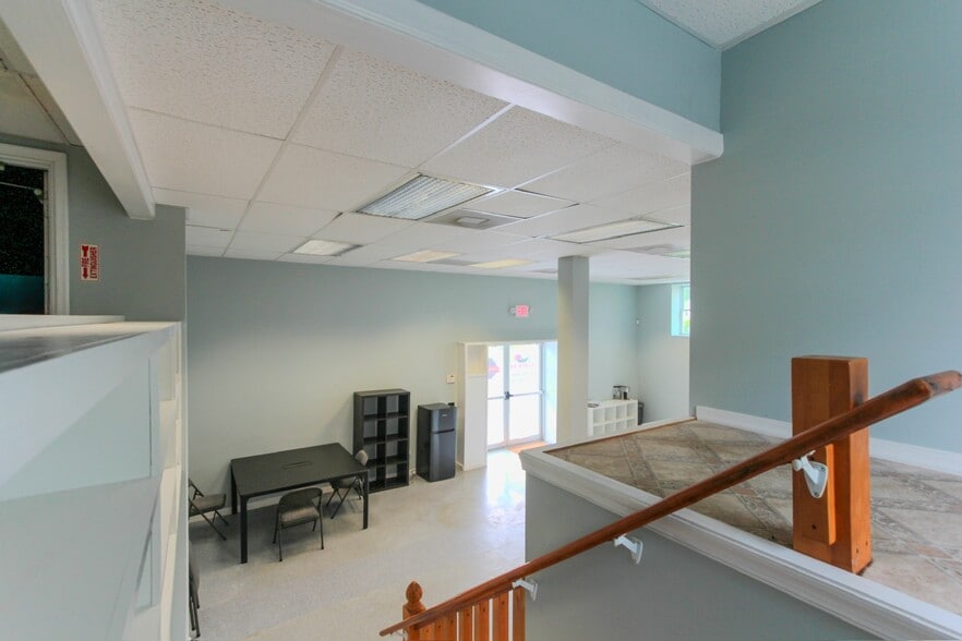 More Photos Of 36 Walnut St, Thurmont Warehouse For Lease