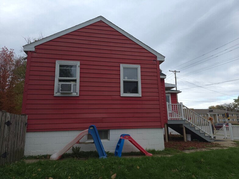 More Photos Of 711 W Montgomery St, Sparta Specialty For Sale