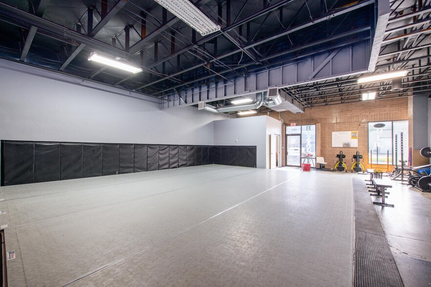 More Photos Of 2900-2912 S West Temple, Salt Lake City Light Manufacturing For Lease