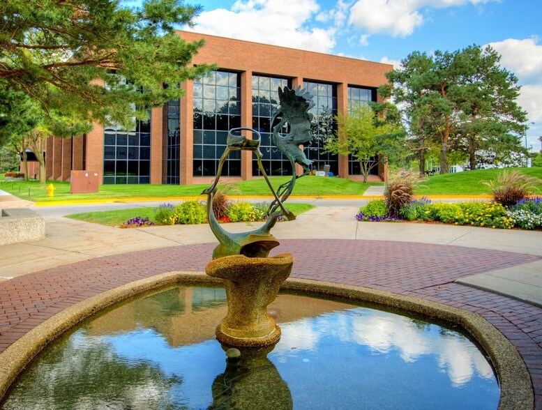 More Photos Of 4201 Westown Pky, West Des Moines Office For Lease