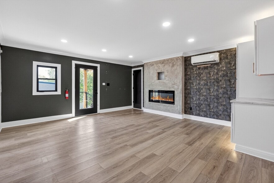 More Photos Of 3440 E Broad St, Statesville Office For Sale