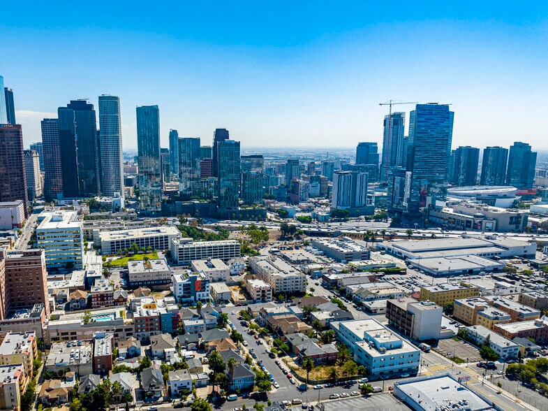 More Photos Of 1316 Linwood Ave, Los Angeles Land For Sale