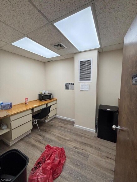 More Photos Of 188 Eagle Rock Ave, Roseland Office For Lease