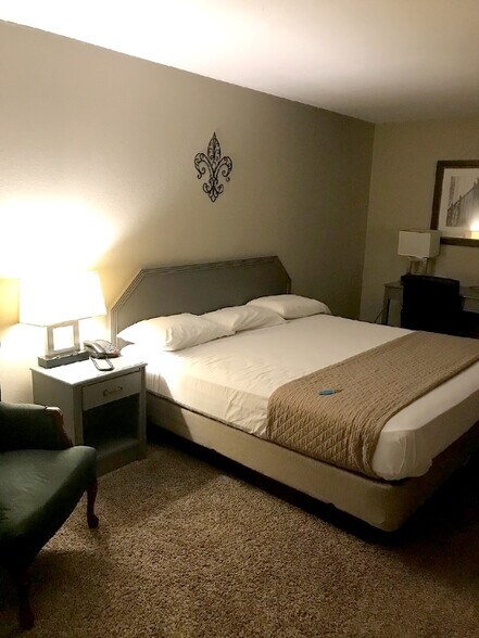 More Photos Of 600 US-61, Portageville Hotel For Sale