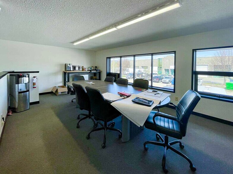 More Photos Of 715 Evans Crt, Kelowna Industrial For Lease
