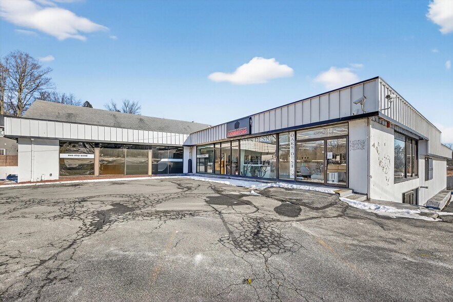 Primary Photo Of 330 Stage Rd, Monroe Auto Dealership For Lease