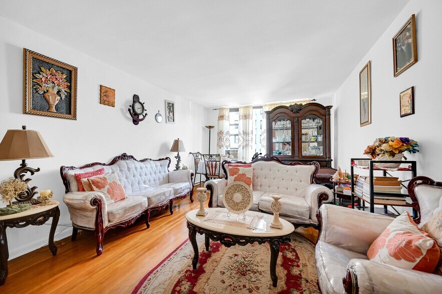 More Photos Of 2901 Matthews, Bronx Apartments For Sale