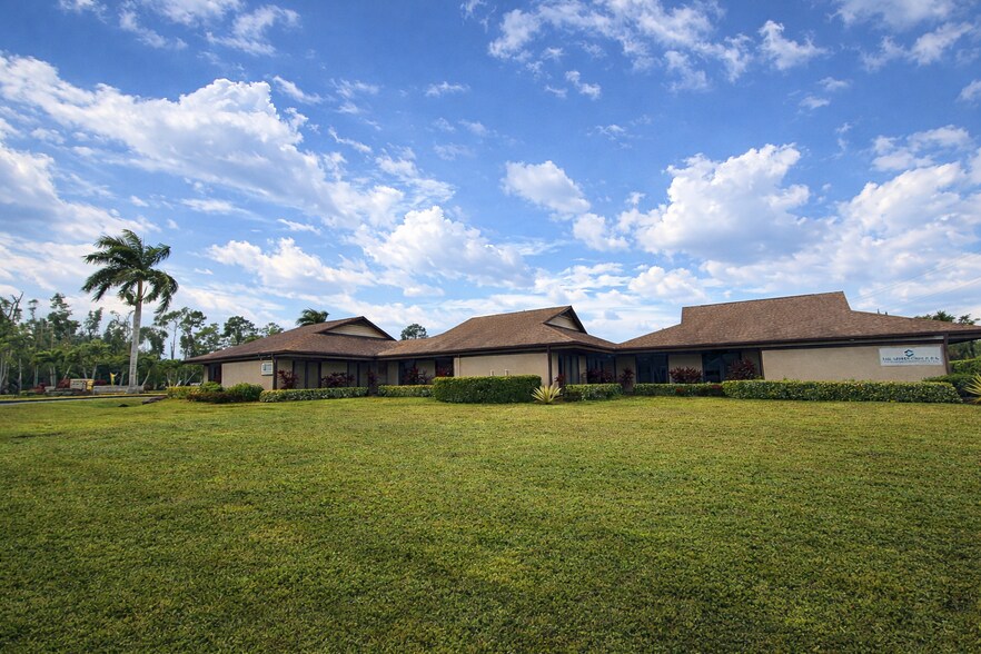 Primary Photo Of 12734 Kenwood Ln, Fort Myers Office For Sale