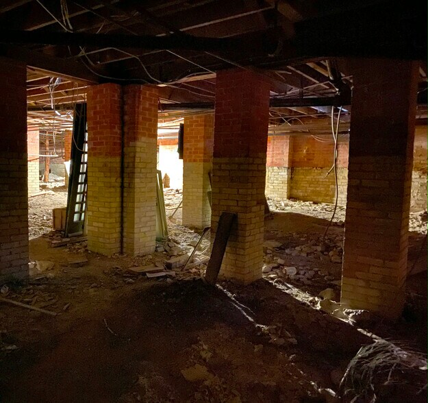 More Photos Of 602 W French Pl, San Antonio Office Residential For Sale