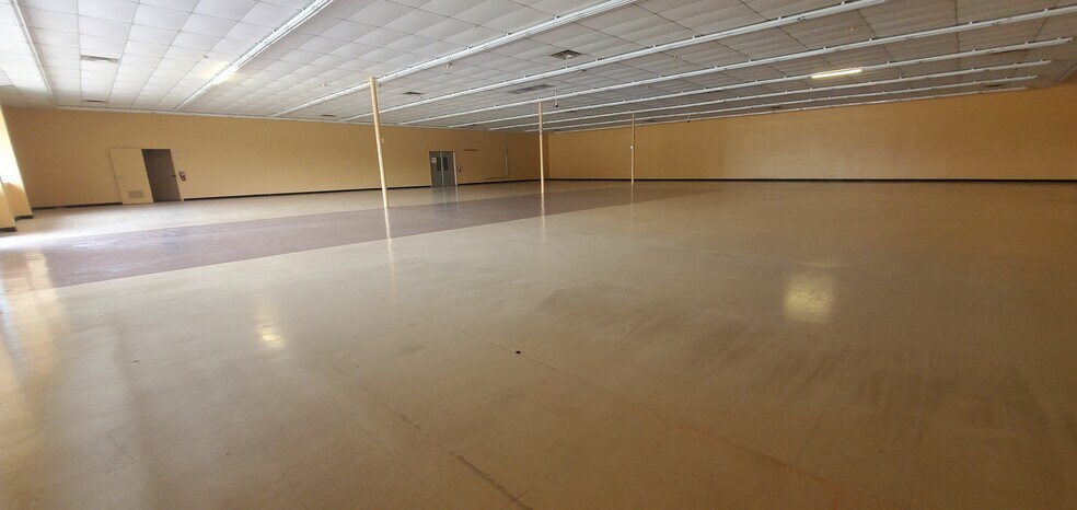 More Photos Of 3299 Lantana Rd, Crossville Freestanding For Lease