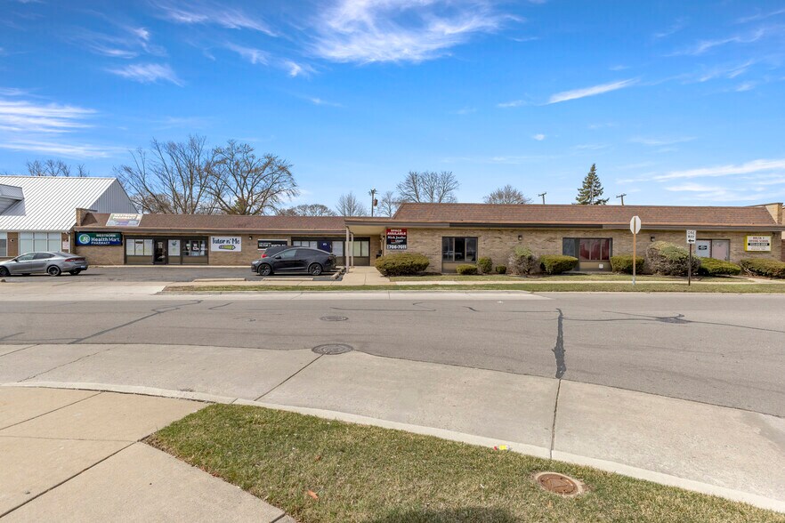 More Photos Of 1800 Grindley Park St, Dearborn Office For Lease